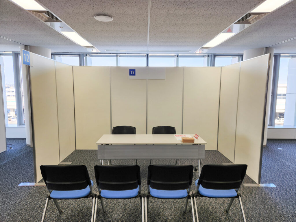 イージーパネル 中部国際空港イベントホールで使用6