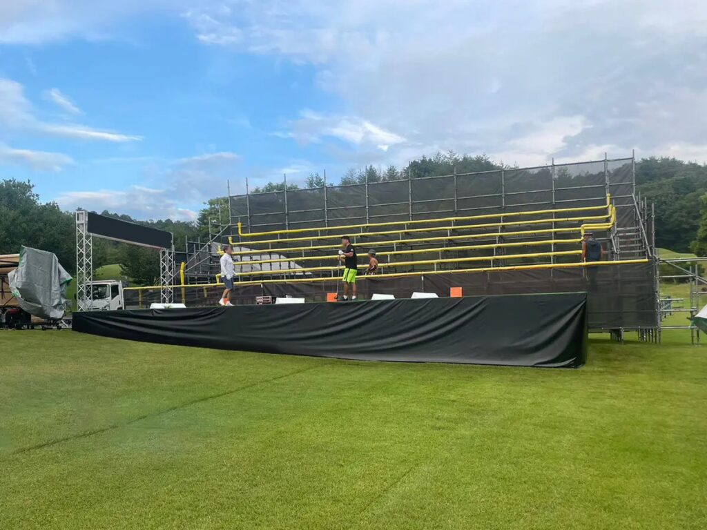 奈良のゴルフ場で使用したステージ