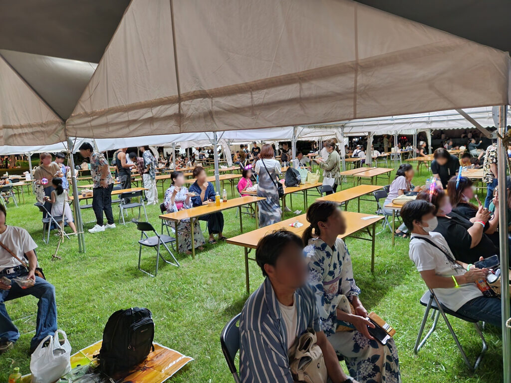 花火大会のテント使用風景