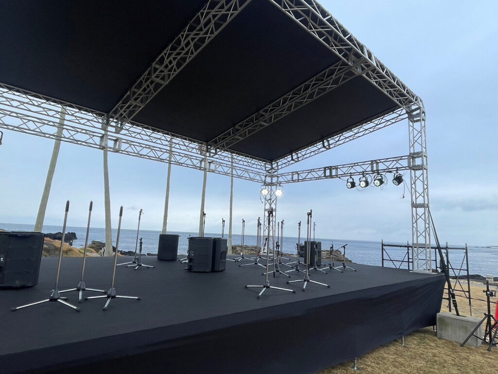 トラスルーフ コンサート準備中