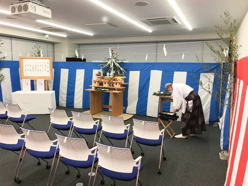 屋内地鎮祭の様子