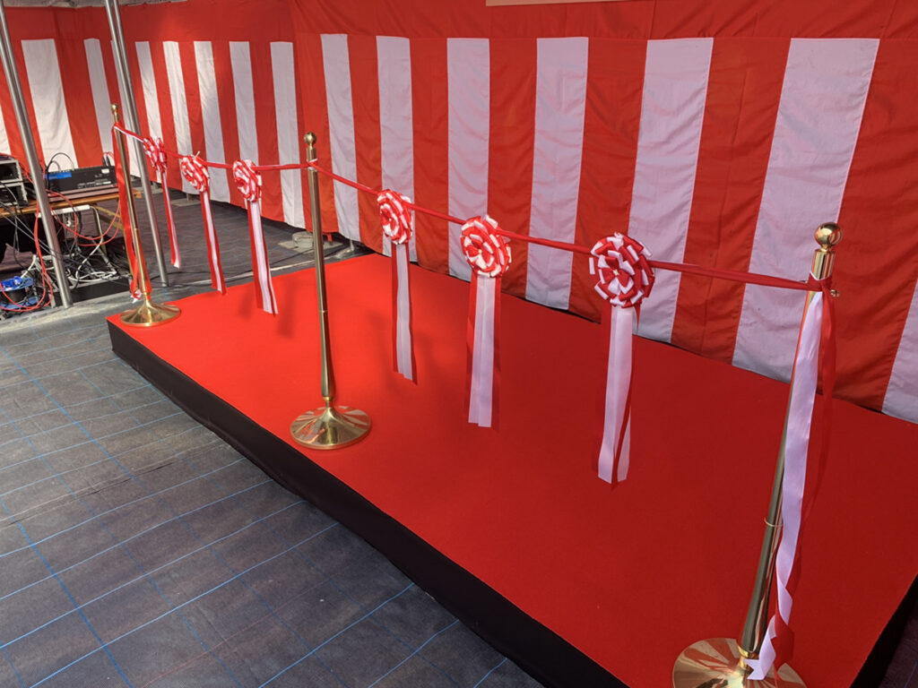 テープカット式 ステージと併用