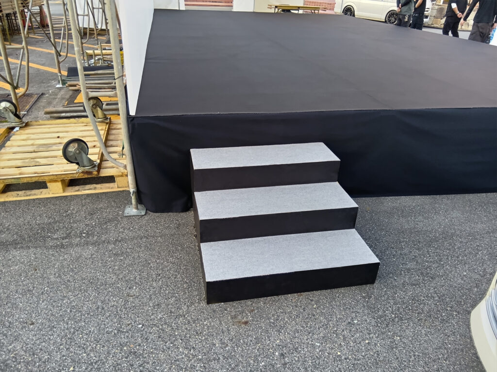 愛知県海部郡蟹江町 町民まつり設営レポート メインステージ 階段