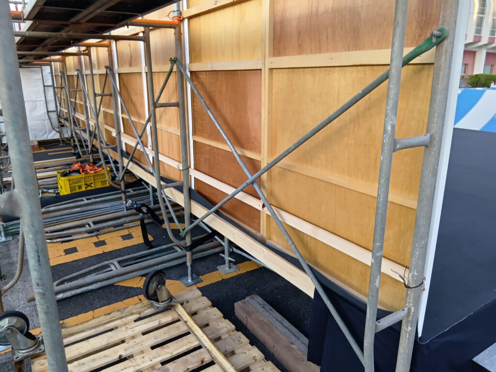 愛知県海部郡蟹江町 町民まつり設営レポート メインステージ 背面アップ