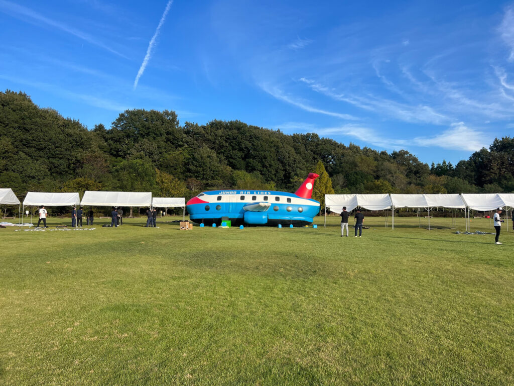 飛行機エア遊具 全景