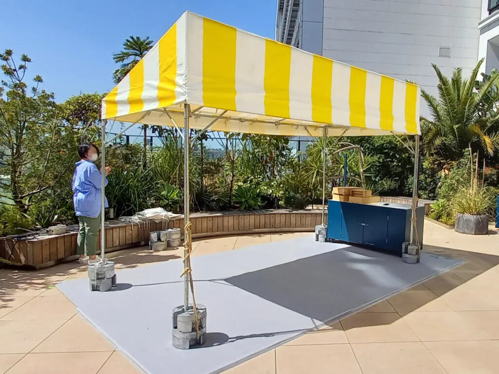 片流れテント 現場風景