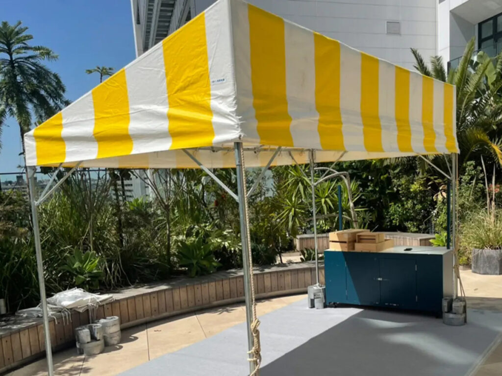 片流れテント 2