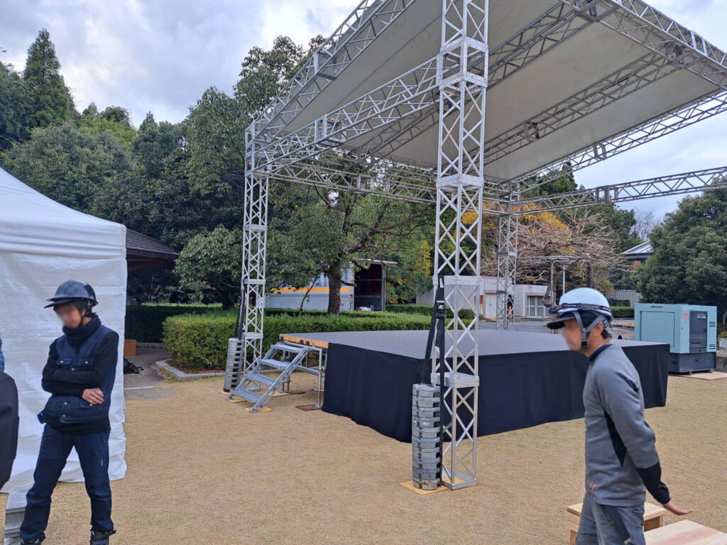 マルシェ会場 トラスルーフステージ3