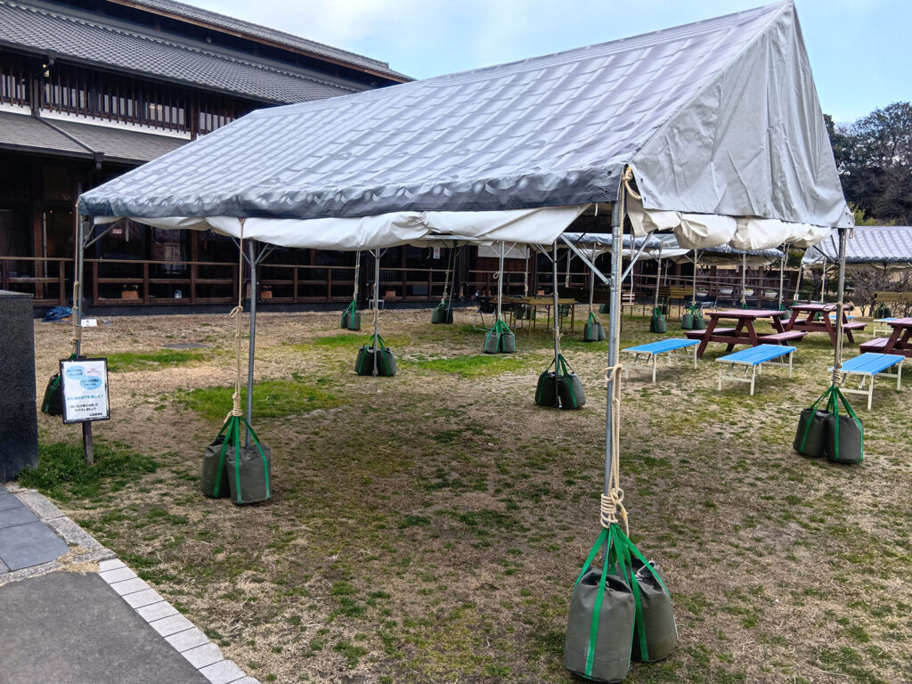 瓦屋根テント2